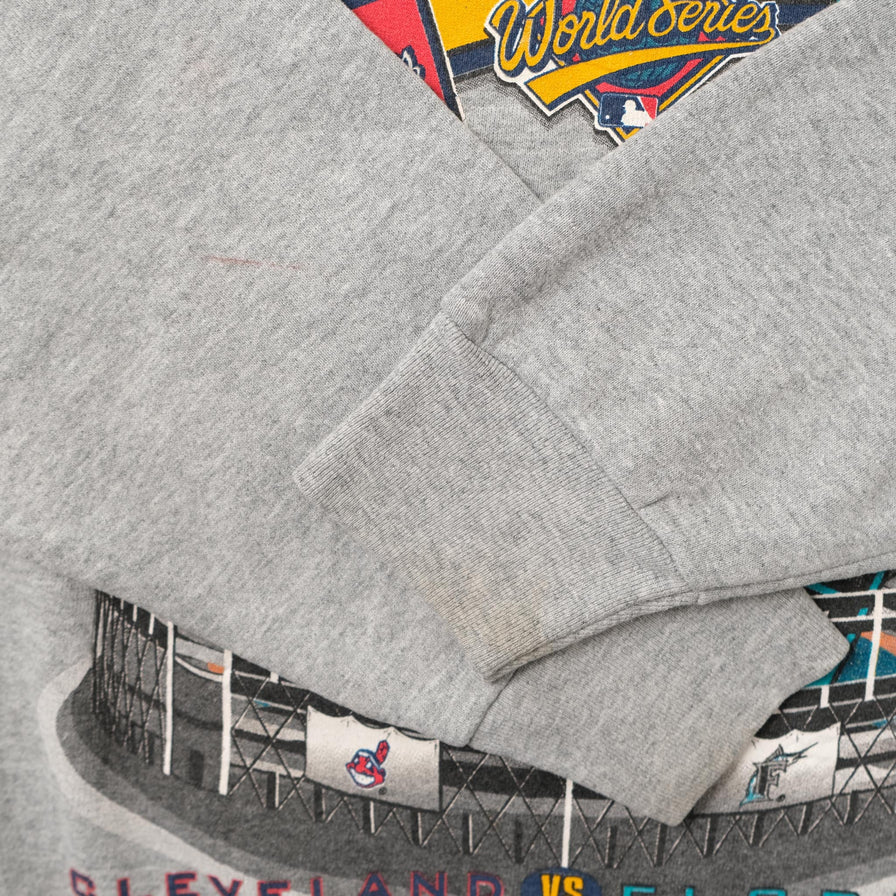 Vintage 1997 World Series Sweater Small 
