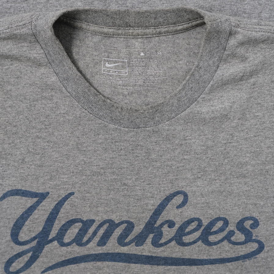 Vintage Nike New York Yankees T-Shirt Small 