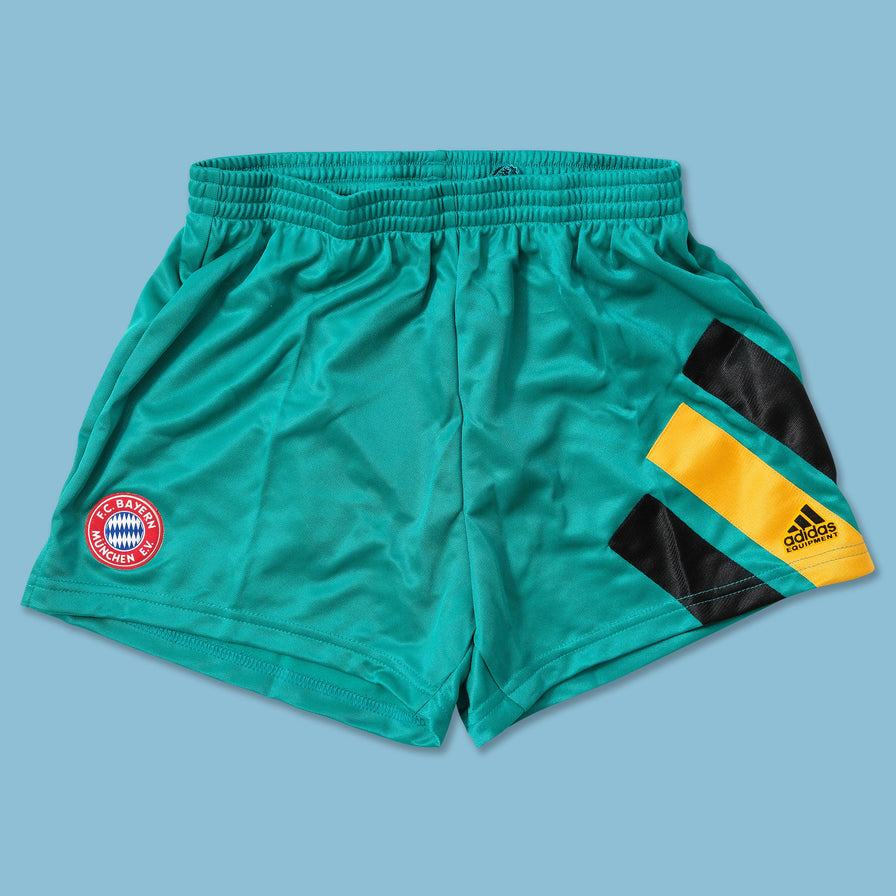 Vintage Women's DS adidas FC Bayern Shorts XSmall 