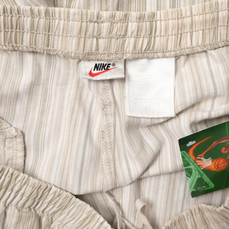 Vintage NikeCourt Shorts Large 