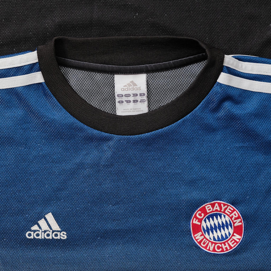 Women's adidas FC Bayern Munich Jersey Small 