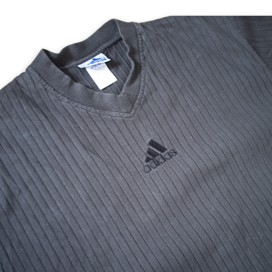 adidas V-Neck T-Shirt XLarge - Double Double Vintage