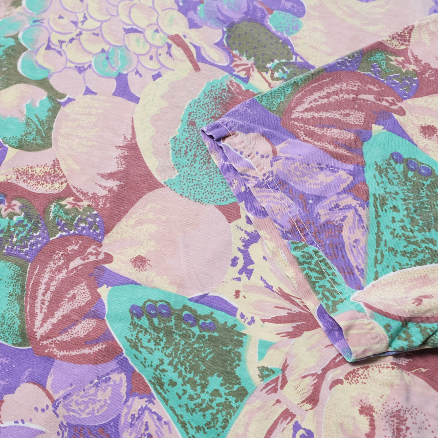 Vintage Grapes Pattern T-Shirt Small