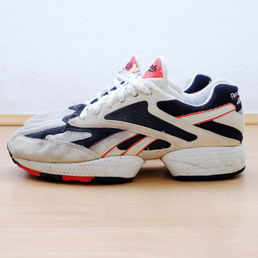 Vintage Reebok Running Sneakers US 9.5 / EU 43 - Double Double Vintage