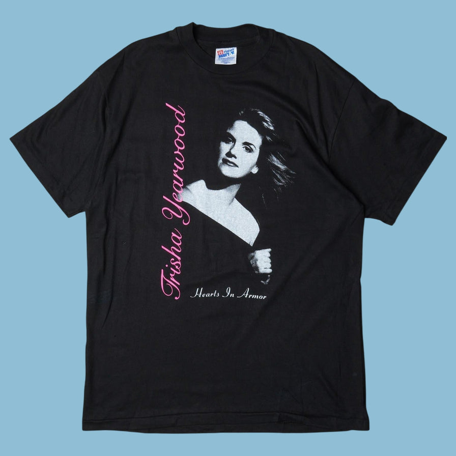 Vintage Hanes 90s Trisha Yearwood Hearts In Armor T-Shirt - L