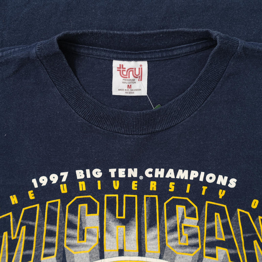 Vintage 1997 Michigan Wolverines T-Shirt Medium 