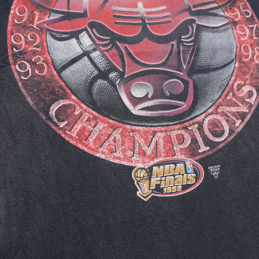 Vintage 1998 Starter Chicago Bulls T-Shirt Medium