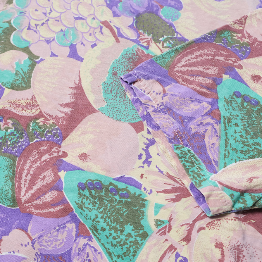 Vintage Grapes Pattern T-Shirt Small