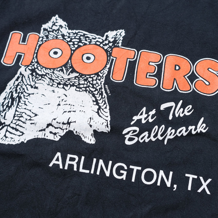 Vintage Hooters Arlington T-Shirt Medium