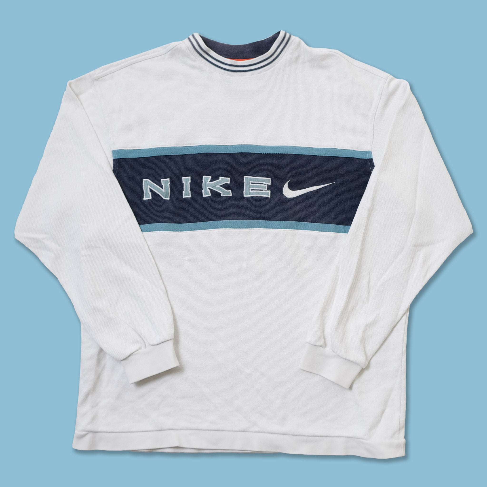 white nike vintage jumper