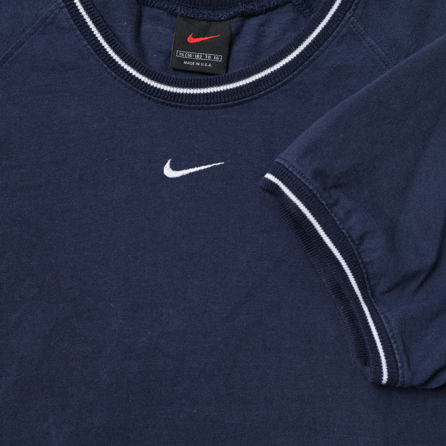 Vintage Nike Women's Center Swoosh T-Shirt Small