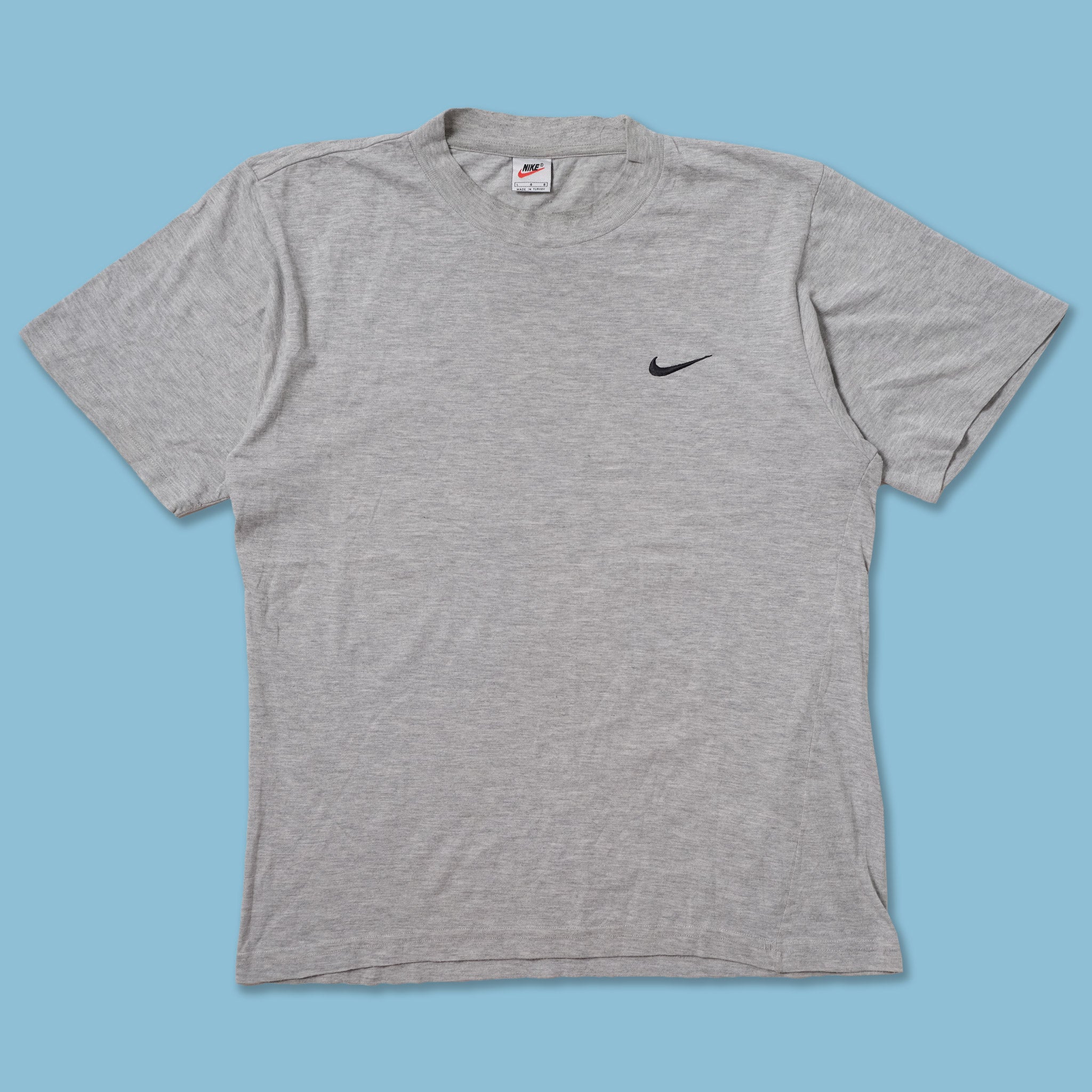 nike t shirt mini swoosh