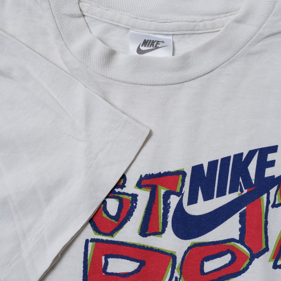 Vintage Nike Women's T-Shirt Small
