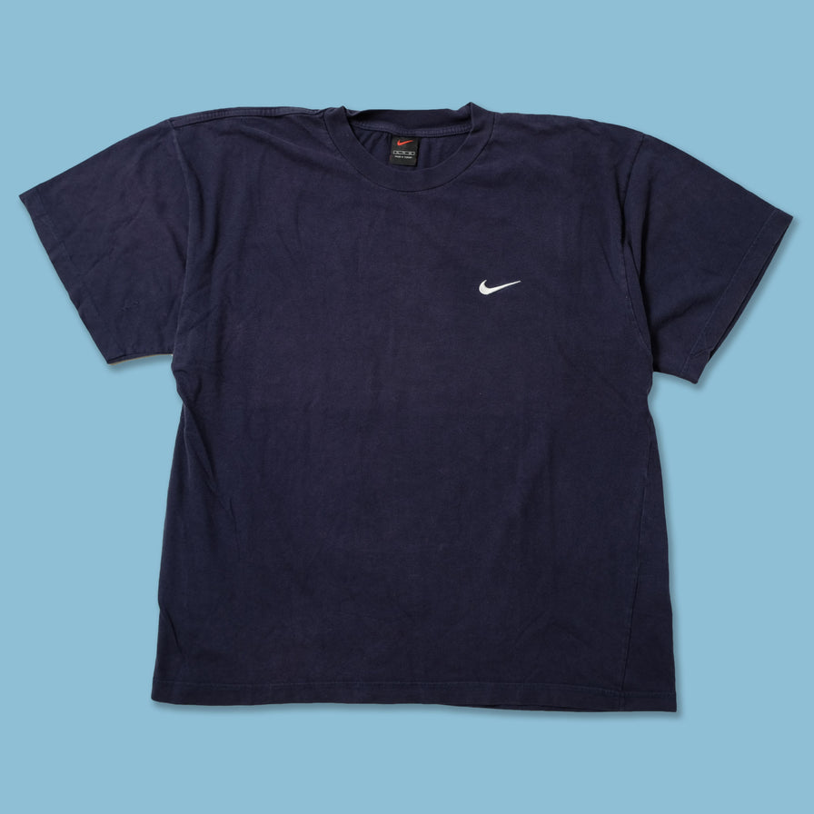 Nike mini swoosh tee shop