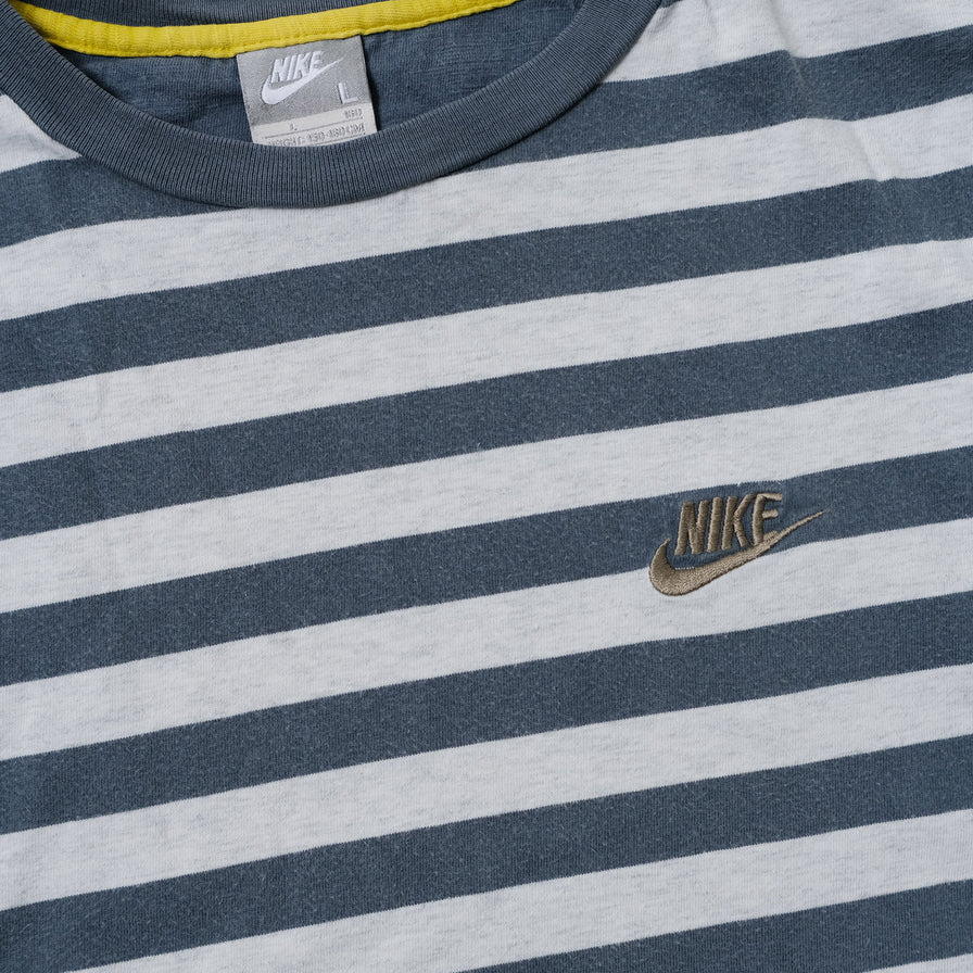 Vintage Nike Women's T-Shirt Large