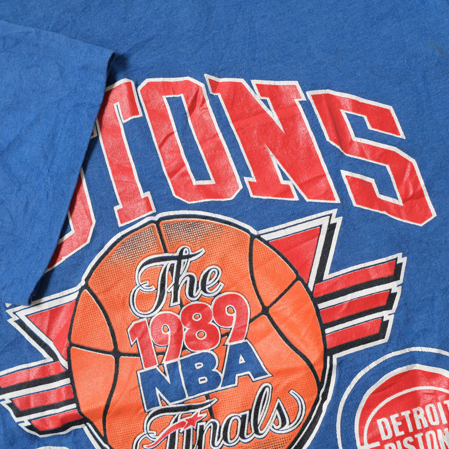 Vintage 1989 Detroit Pistons T-Shirt Small / Medium