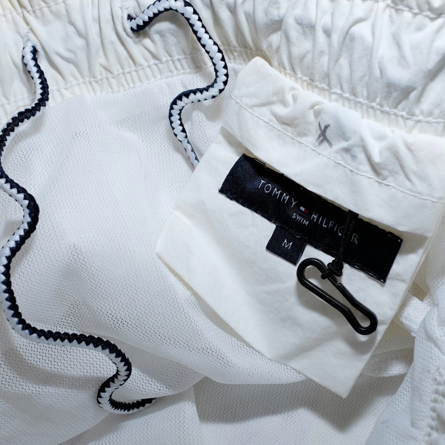 Tommy Hilfiger Shorts Medium - Double Double Vintage